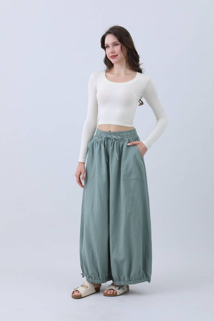 Second-Skin Long Sleeve Crop Top – Seamless & Breathable: Sage