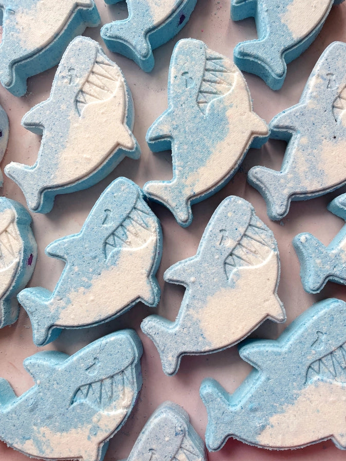 Shark Bath Bomb With Surprise Toy!