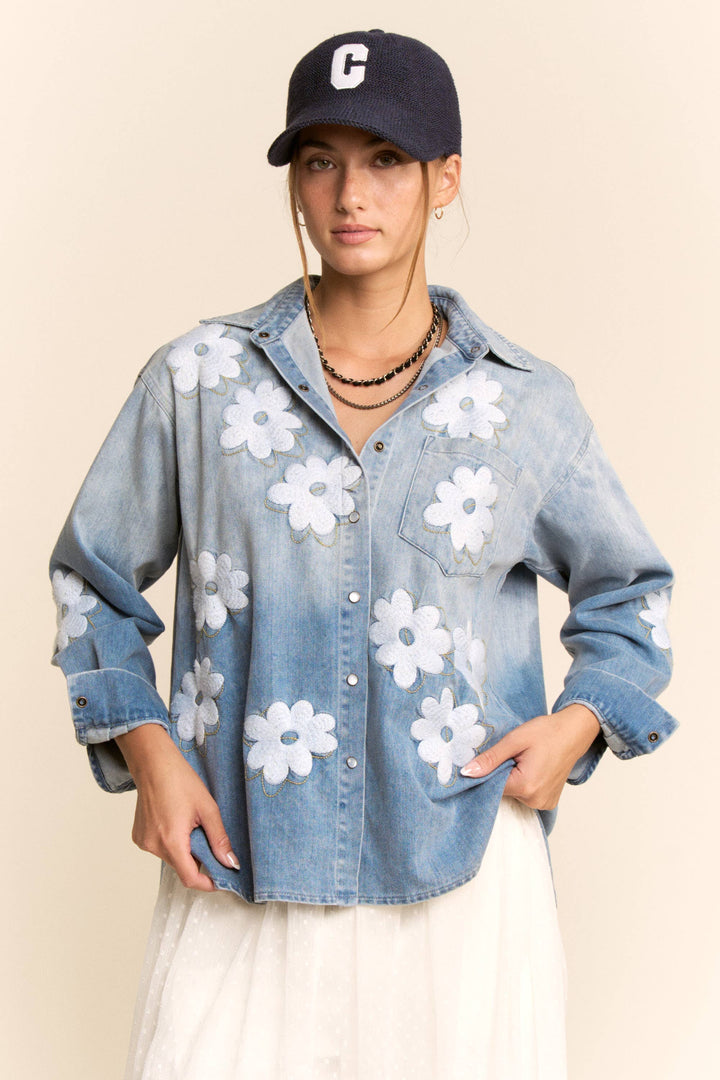 FLOWER EMBROIDERED BUTTON FRONT WASH DENIM SHIRT