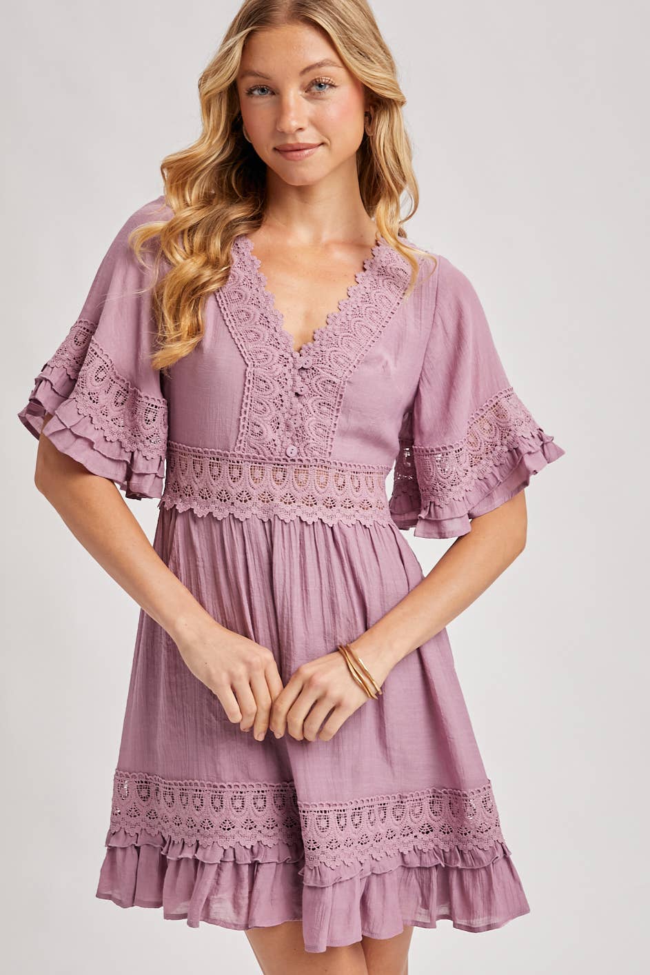 V-NECK LACE DRESS OPEN BACK - EASTER DAY