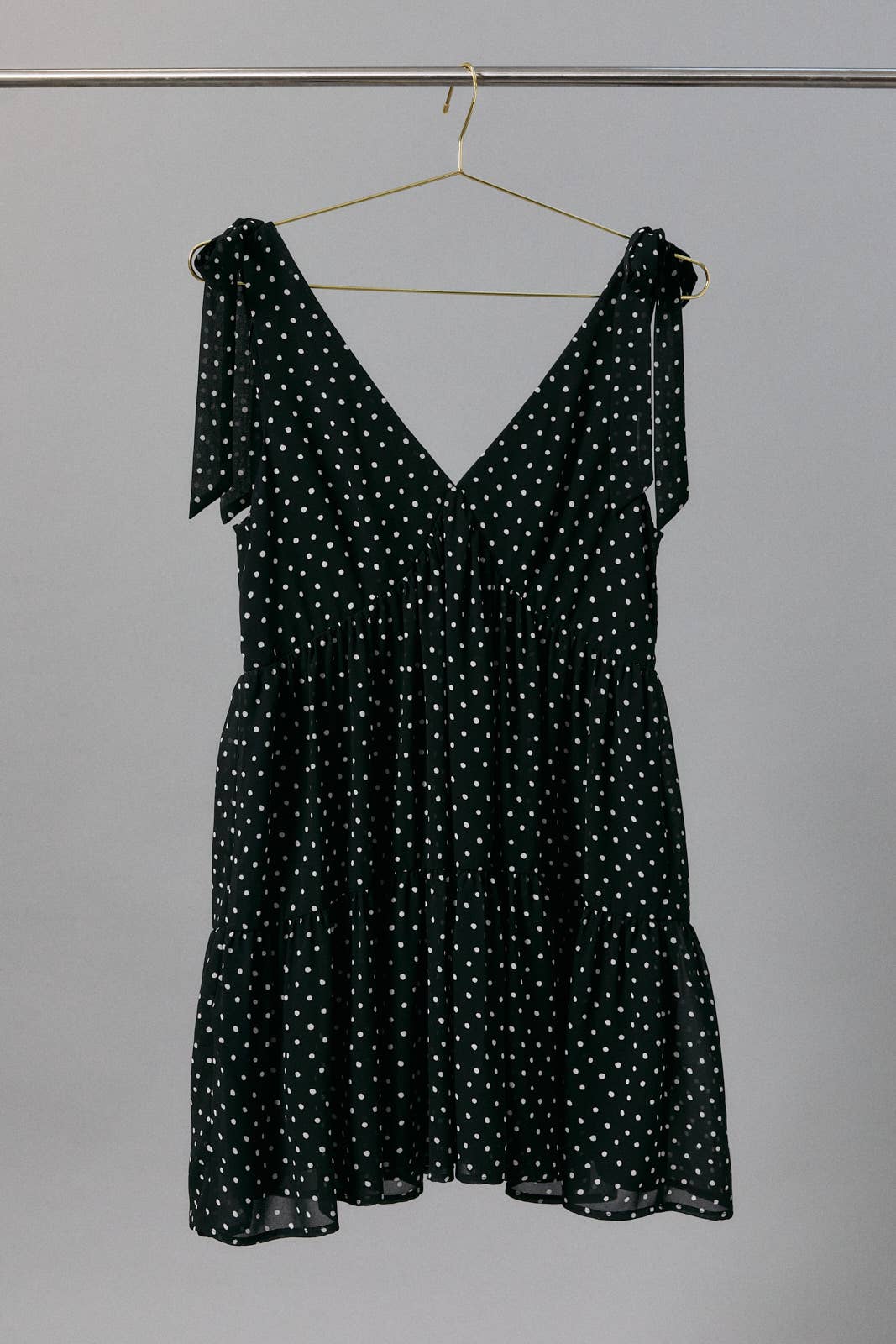SLEEVELESS TIE SHOULDER STRAP TIERED POLKA DOT MINI DRESS