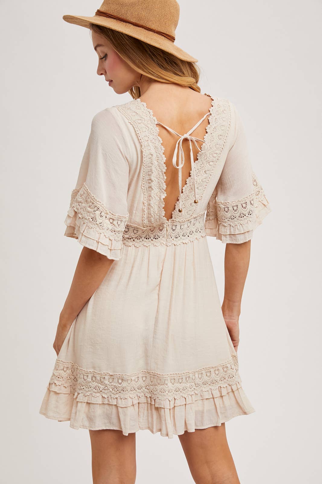 V-NECK LACE DRESS OPEN BACK - EASTER DAY