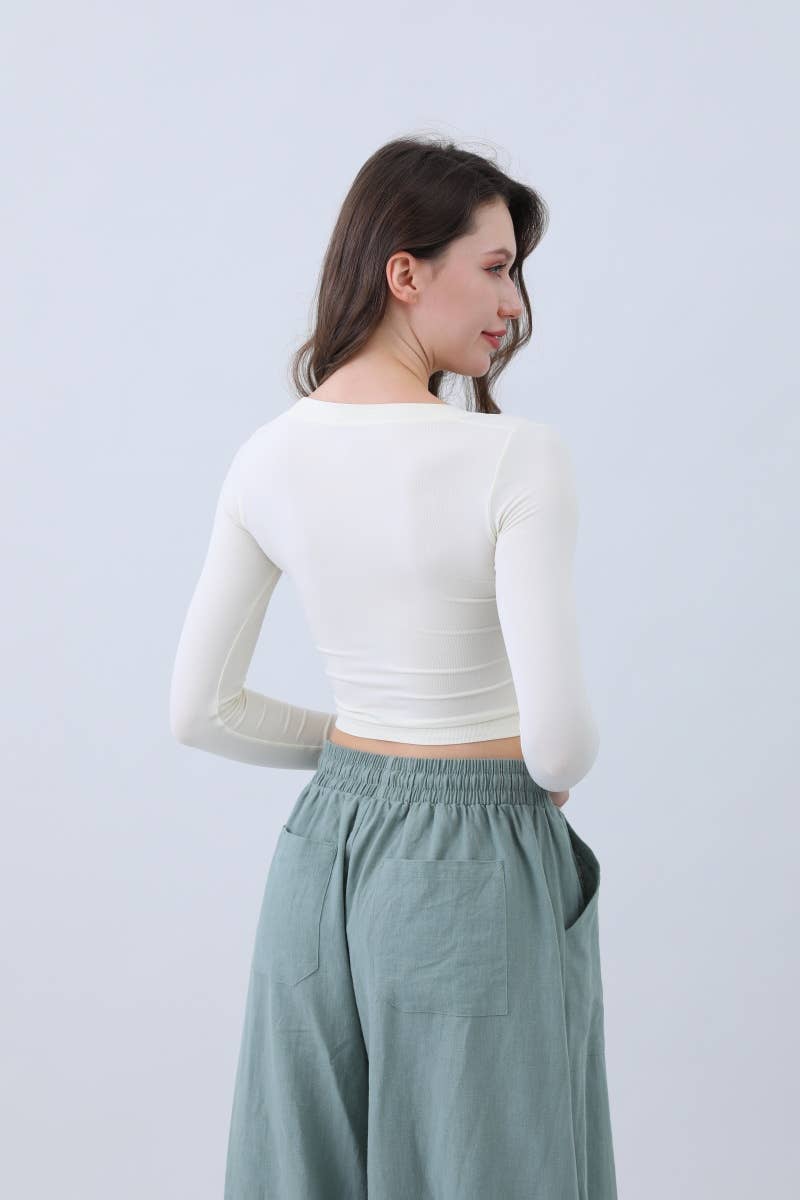 Second-Skin Long Sleeve Crop Top – Seamless & Breathable: Sage