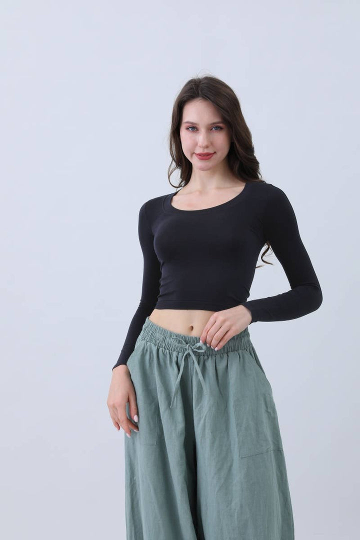 Second-Skin Long Sleeve Crop Top – Seamless & Breathable: Sage
