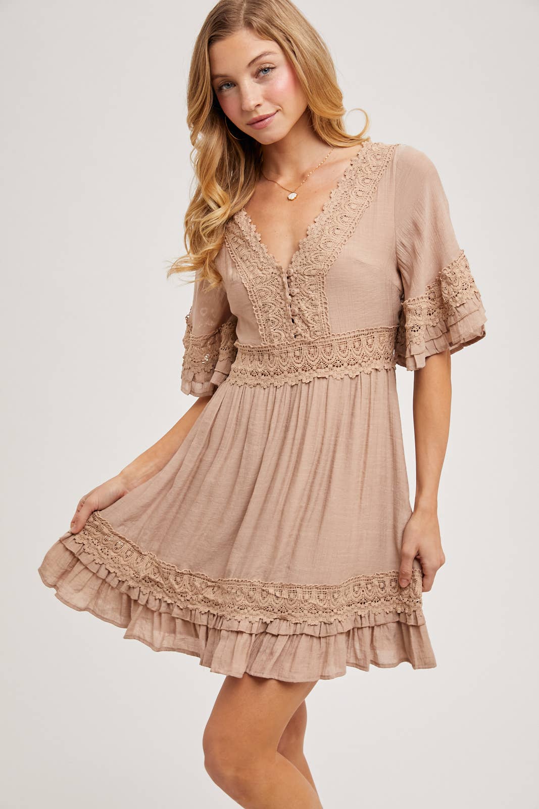 V-NECK LACE DRESS OPEN BACK - EASTER DAY