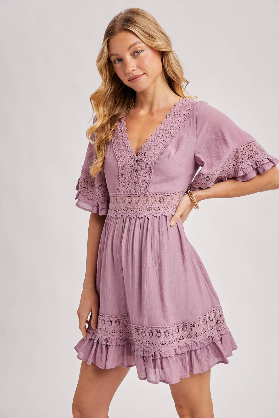 V-NECK LACE DRESS OPEN BACK - EASTER DAY