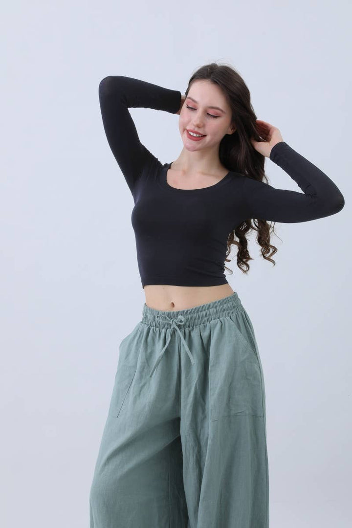 Second-Skin Long Sleeve Crop Top – Seamless & Breathable: Wine