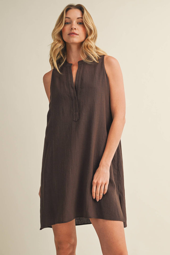 SLEEVELESS SHIFT DRESS