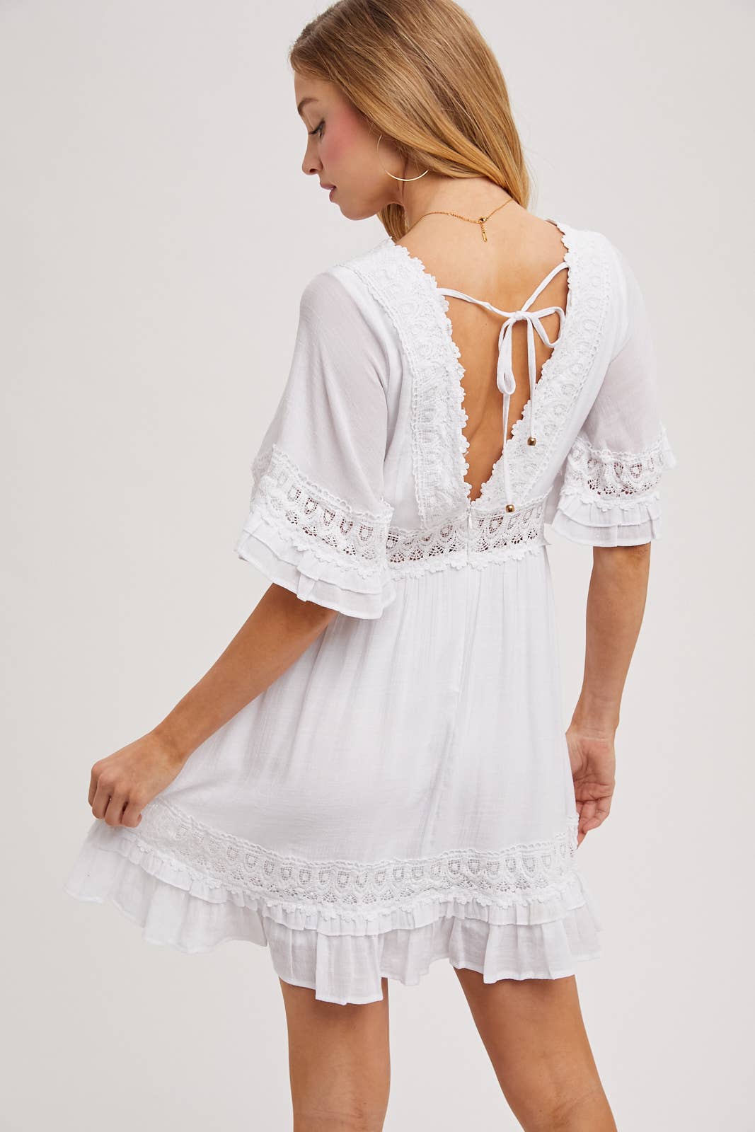 V-NECK LACE DRESS OPEN BACK - EASTER DAY