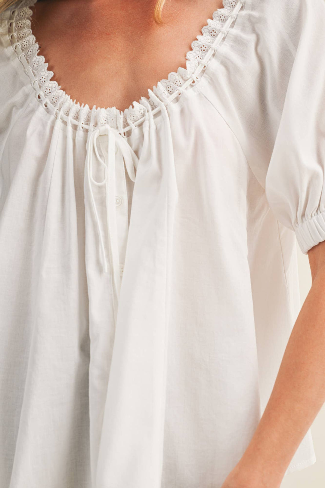 EYELET TRIM NECK PUFF SLEEVE TOP
