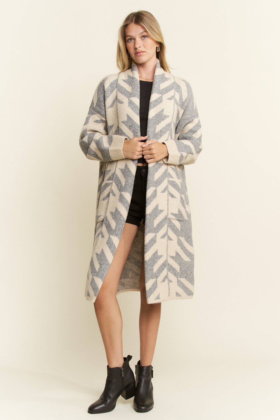 PLUS SIZE GIANT HOUNDSTOOTH PRINT CARDIGAN