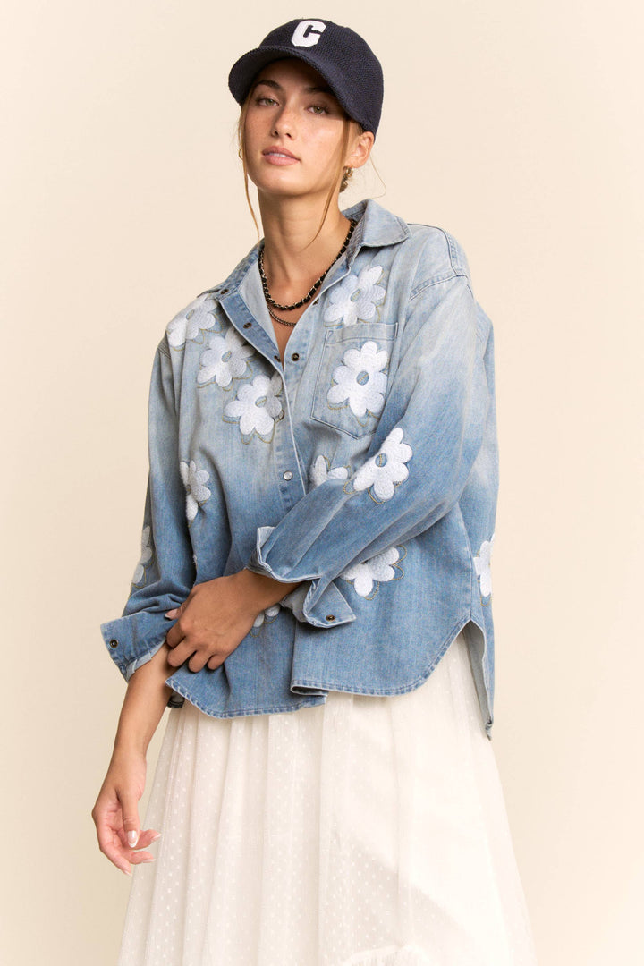 FLOWER EMBROIDERED BUTTON FRONT WASH DENIM SHIRT