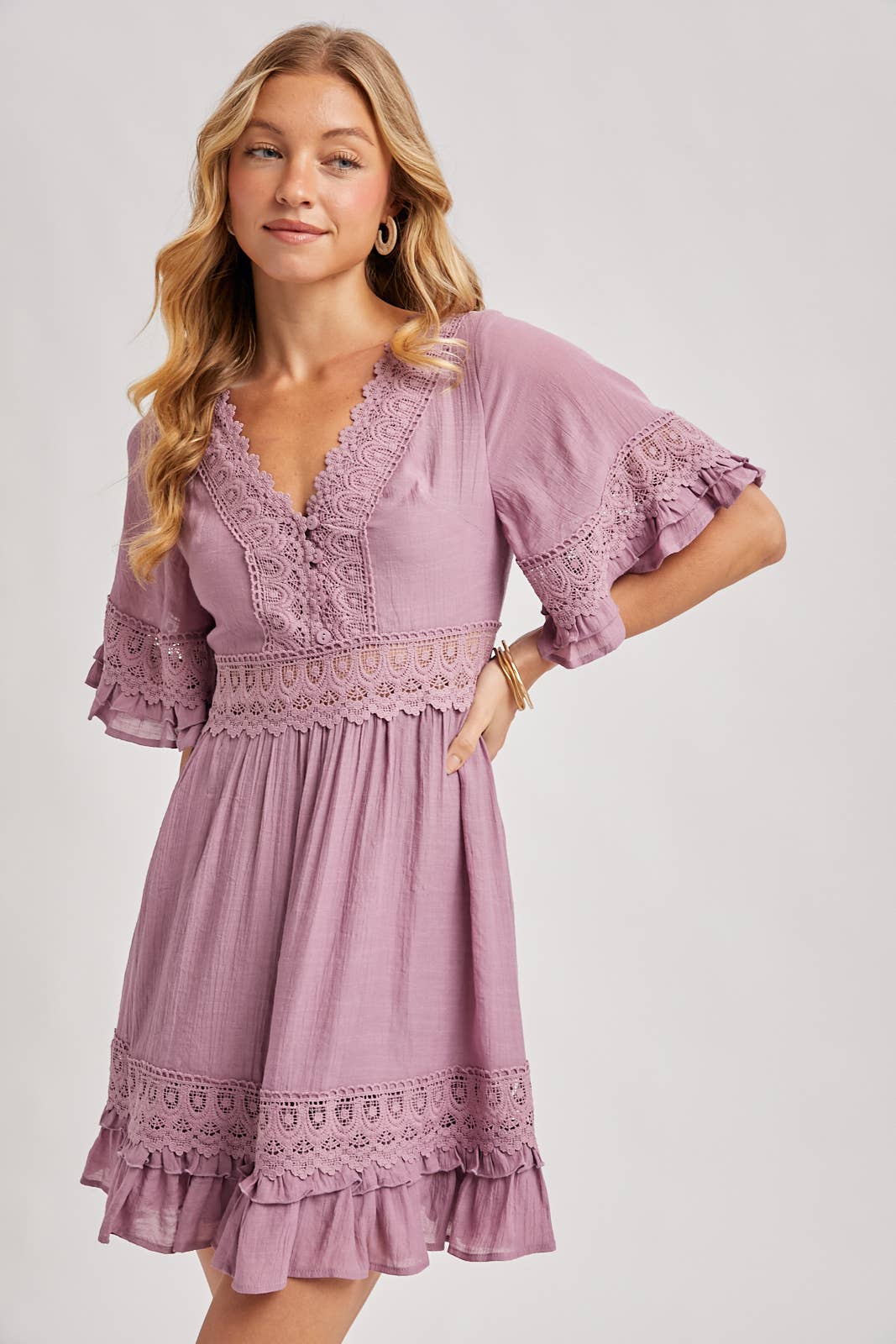 V-NECK LACE DRESS OPEN BACK - EASTER DAY