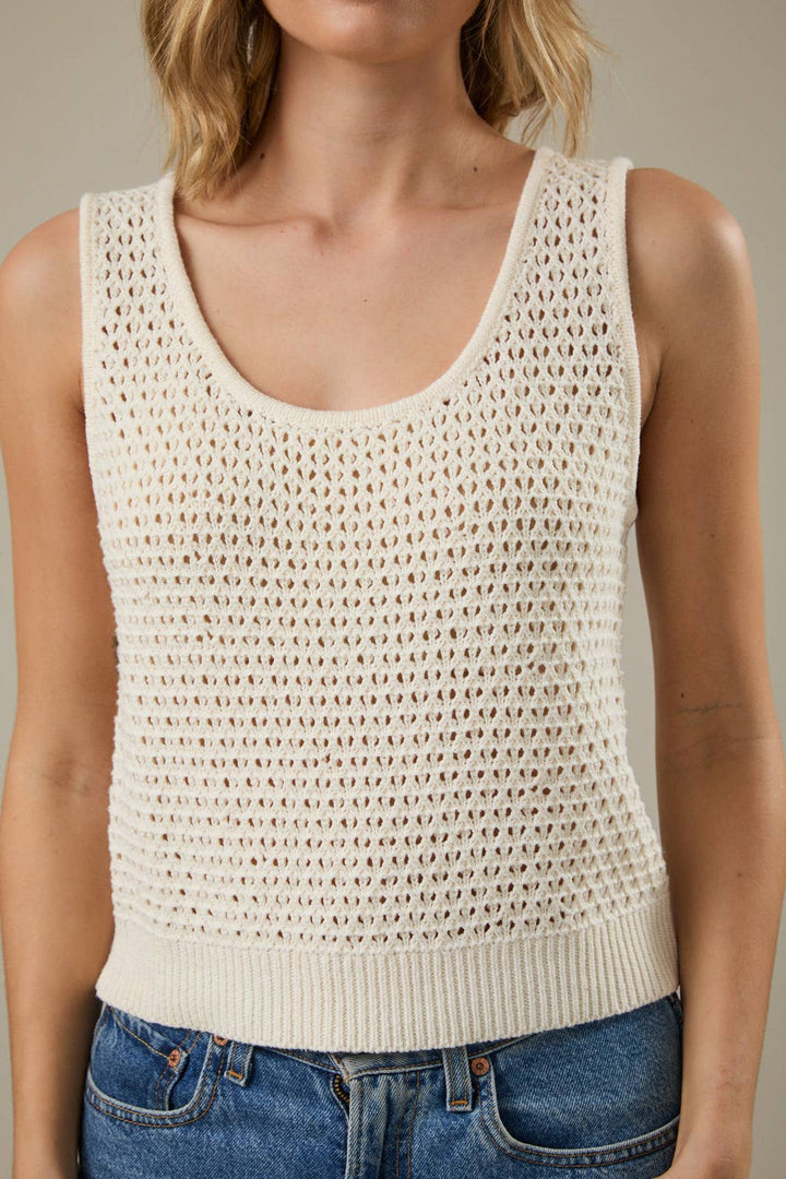 SLEEVELESS U-NECK OPEN KNIT CROCHET TANK