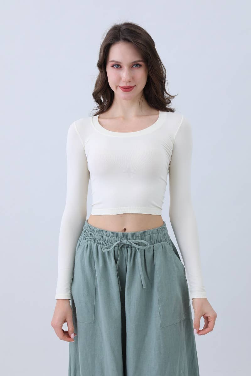 Second-Skin Long Sleeve Crop Top – Seamless & Breathable: Sage