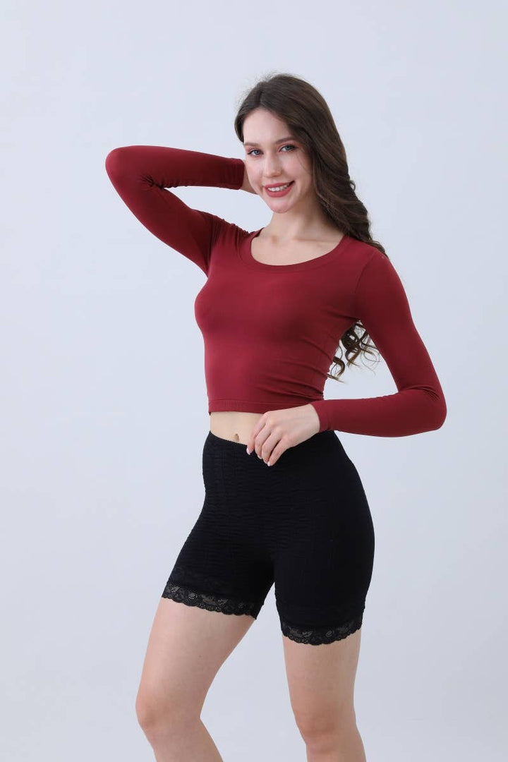 Second-Skin Long Sleeve Crop Top – Seamless & Breathable: Black