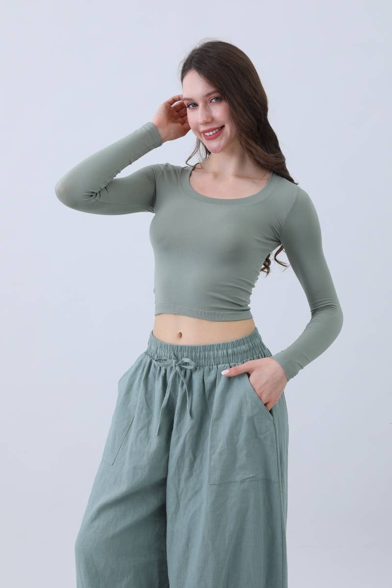 Second-Skin Long Sleeve Crop Top – Seamless & Breathable: Wine